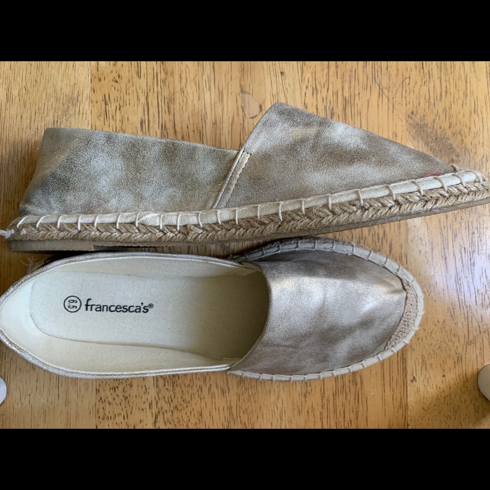 Flats - Picture 3 of 4